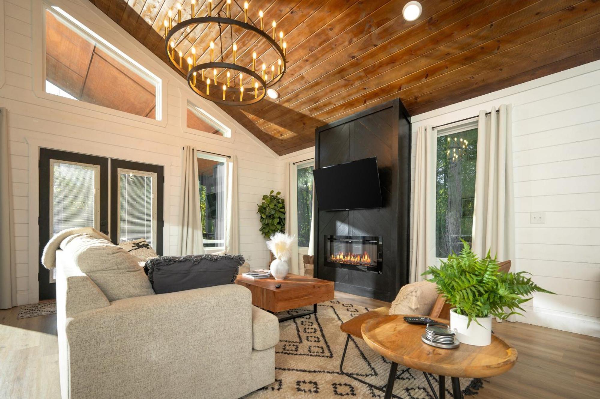 New Farmhouse-Chic Cabin With Hot Tub & Firepit Broken Bow Ngoại thất bức ảnh